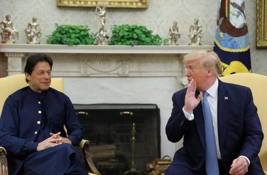 پوزخند عمران خان به ترامپ به جای پاسخ + عکس