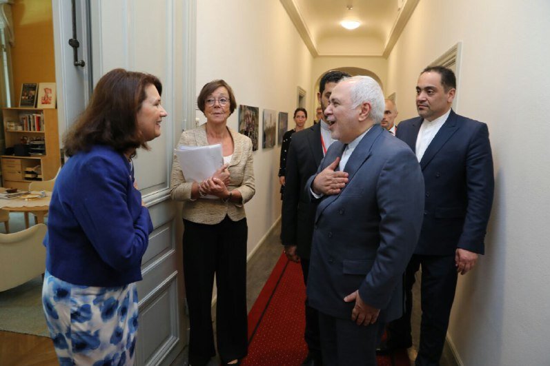 رفتار متفاوت ظریف زمان دیدار با وزیر زن اروپایی +عکس