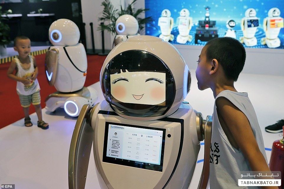 ربات جراح مغز در نمایشگاه رباتیک چین