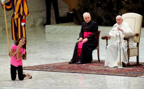 از استقبال نشسته مرکل تا وعظ هفتگی پاپ فرانسیس