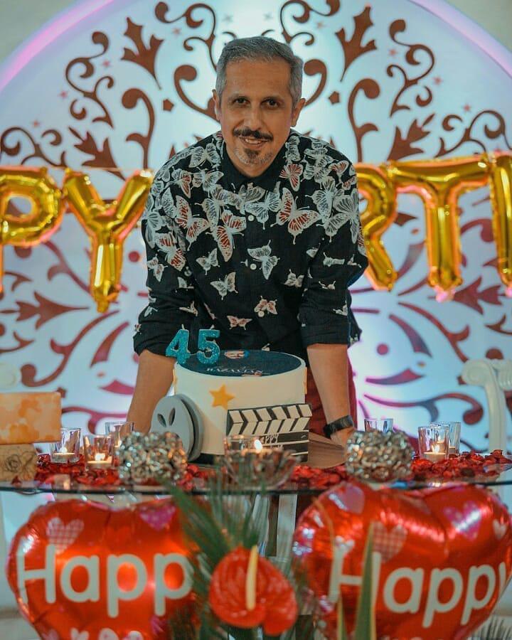 جواد رضویان در جشن تولد ۴۵ سالگی اش + عکس