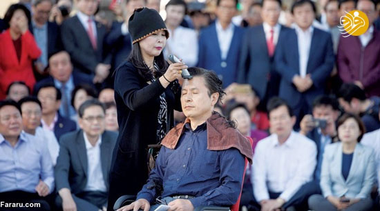 رهبر مخالف کره مو‌های خود را در اعتراض تراشید +عکس