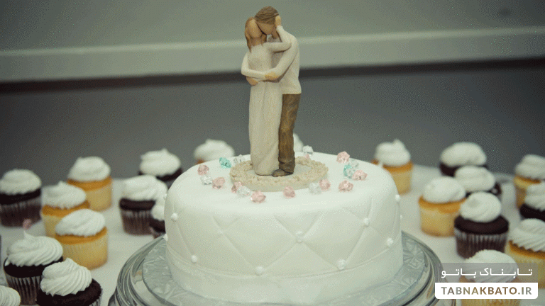 سنّت عجیب خوردن کیک ازدواج در طول نیم قرن