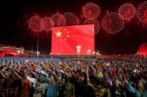 از جشن هفتاد سالگی چین کمونیست تا دومین سالگرد همه‌پرسی جدایی کاتالونیا از اسپانیا