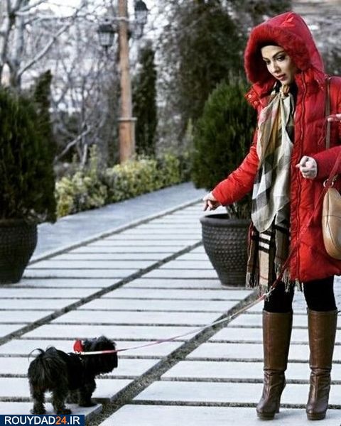 قدم زدن لیلا اوتادی با سگش+عکس