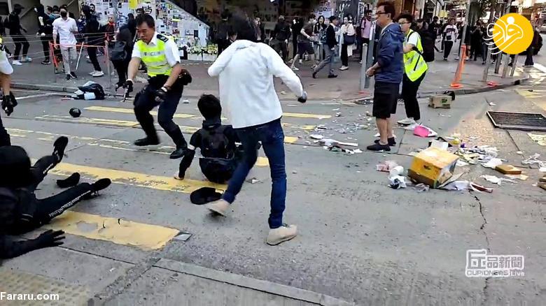 شلیک پلیس هنگ کنگ به یک معترض از فاصله نزدیک + عکس