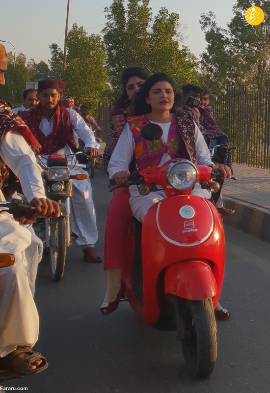 استقبال از کمپین موتورسواری زنان در پاکستان+عکس