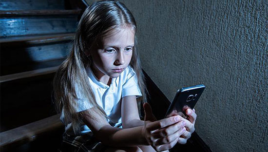 چه زمانی برای فرزند خود گوشی موبایل هوشمند تهیه کنیم؟