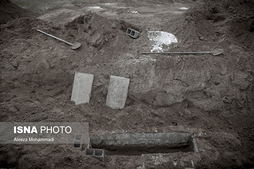 تصاویری دردناک از محل دفن قربانیان کرونا