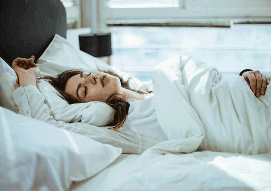 ۲۰ ترفند علمی برای خواب سریع و بدون غلتیدن