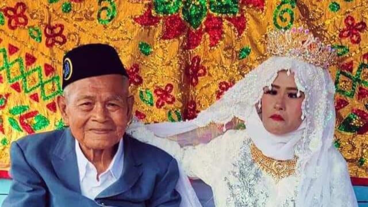 ازدواج پیرمرد ۱۰۳ساله با دختر ۲۷ ساله+عکس