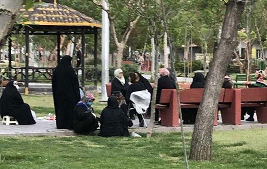 دورهمی کروناییِ زنان در پارک فجر تهران+عکس