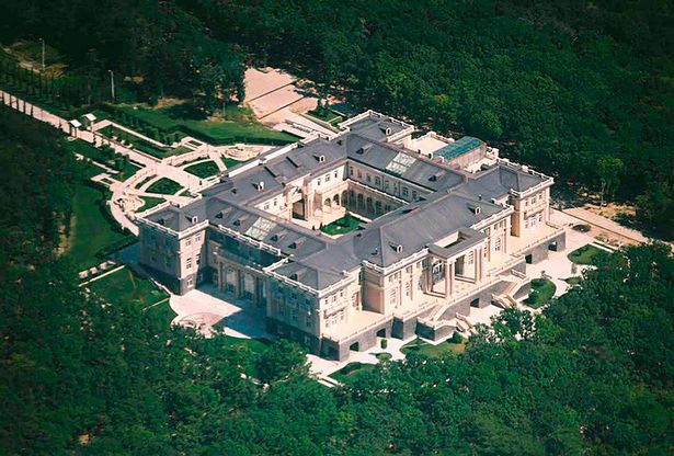 افشای تصاویر قصر مجلل ۲۰۰ میلیون پوندی ولادیمیر پوتین در روستای میلیاردرها