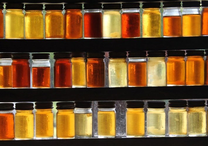 روش های خانگی تشخیص عسل طبیعی