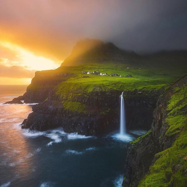 طبیعت مه گرفته و رویایی ایسلند + عکس