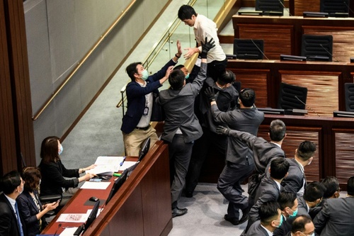 از بازگشایی واتیکان تا درگیری در پارلمان هنگ‌کنگ