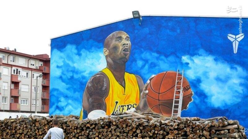 بزرگترین نقاشی دیواری کوبی براینت +عکس