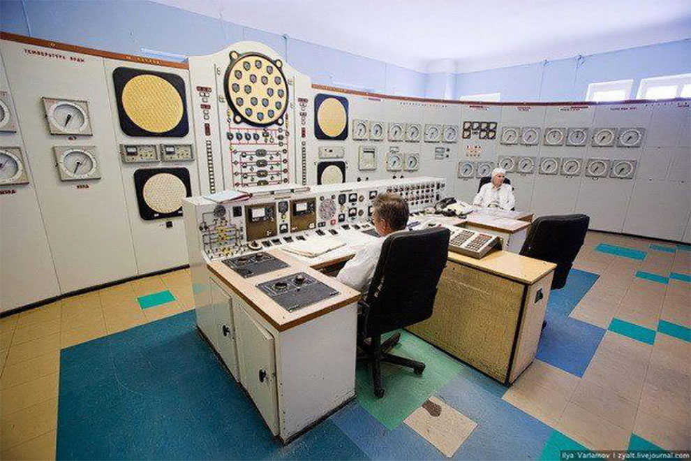 زیبایی فراموش شده اتاق‌های کنترل پردکمه عصر آنالوگ: از رآکتورهای عصر شوروی تا بویینگ و استودیوهای تلویزیون
