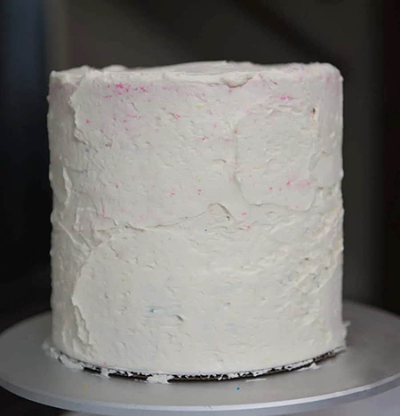 طرز تهیه کیک رنگین کمان؛ رنگی‌ترین کیک برای رنگی‌ترین مهمانی‌ها