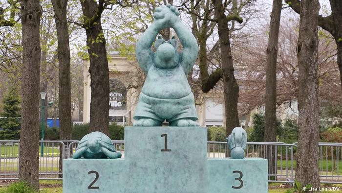 مجسمه‌های گربه‌های بامزه فیلیپ گلوک در شانزه لیزه پاریس!