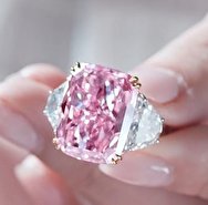 فروش میلیون دلاری الماس کمیاب در یک حراجی