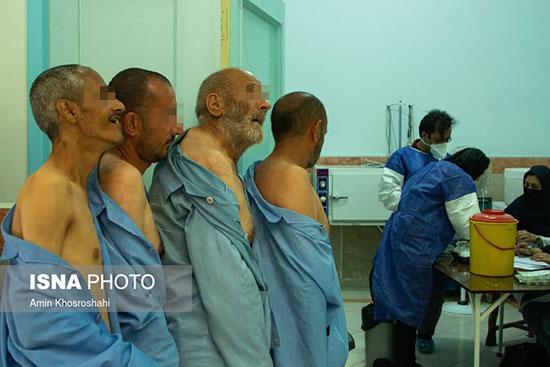 تصاویرِ واکسیناسیون بیماران روانی مزمن در مشهد