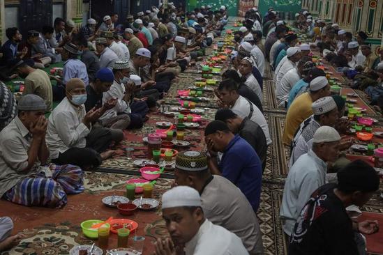 از شهر قرنطینه شده شانگهای تا افطاری های رمضانی