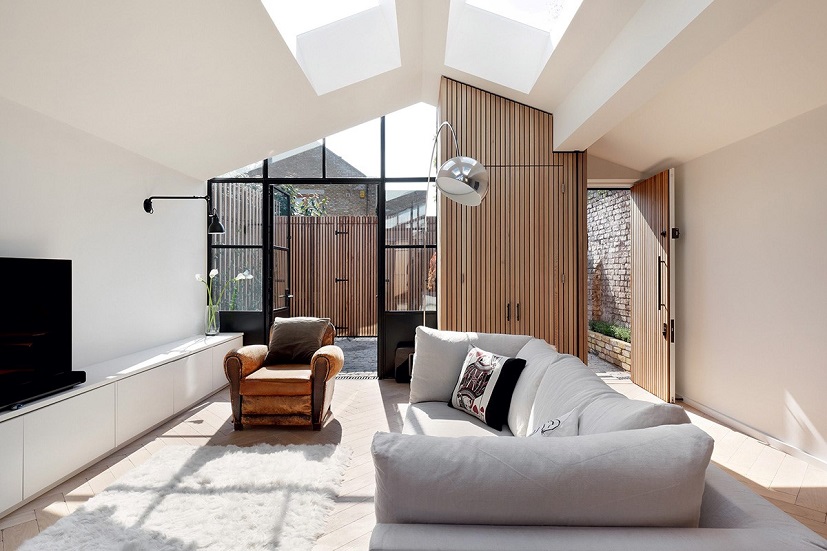 در طراحی داخلی چگونه می‌توان اتاق های با سقف بلند را کوچک‌تر به نظر رساند؟(دکوبوم)