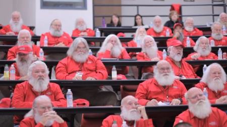 در مدرسه بابانوئل‌ها واقعا چه می‌گذرد؟ (بیتوته)