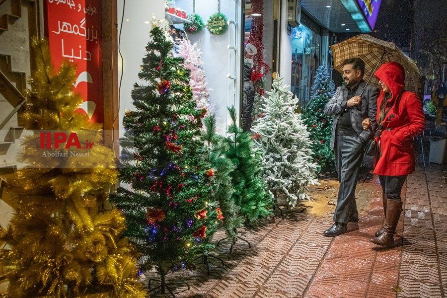 تصاویری از حال و هوای «کریسمس» در تهران (برترینها)