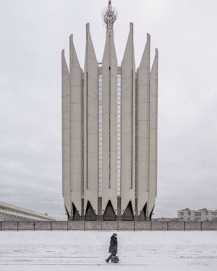 این معماری‌های بسیار عجیب و در موارد هراس‌انگیز دوران سوسیالیسم در روسیه و کشورهای اقماری آن(یک پزشک)