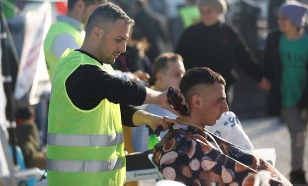 کمک متفاوت آرایشگران ترکیه به زلزله‌زدگان