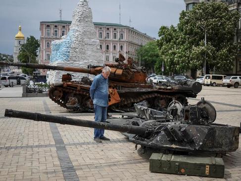 از توفان گرد وغبار تا نمایشگاه تانک های منهدم شده روسی
