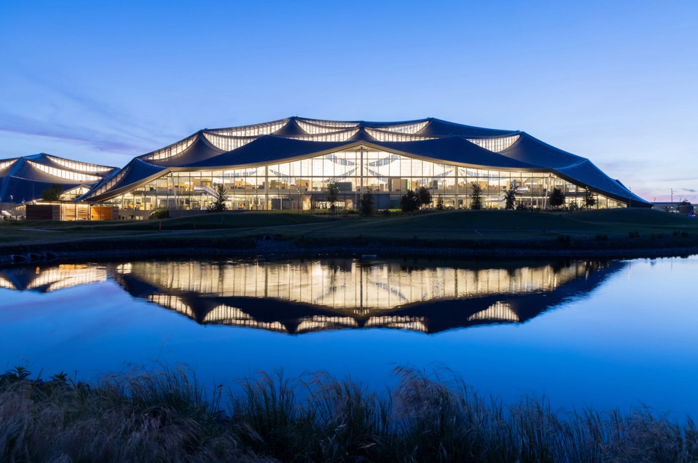 دفتر اصلی گوگل در سیلیکون ولی: مدرن، دوست‌دار محیط زیست با سقفی زیبا و شگفت‌انگیز