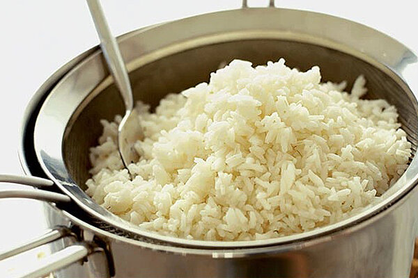 شیوه درست پخت و دم کردن برنج | از کجا بفهمیم برنج دم کشیده است؟ | ۳ ترفند برای وقتی که برنج شور شد