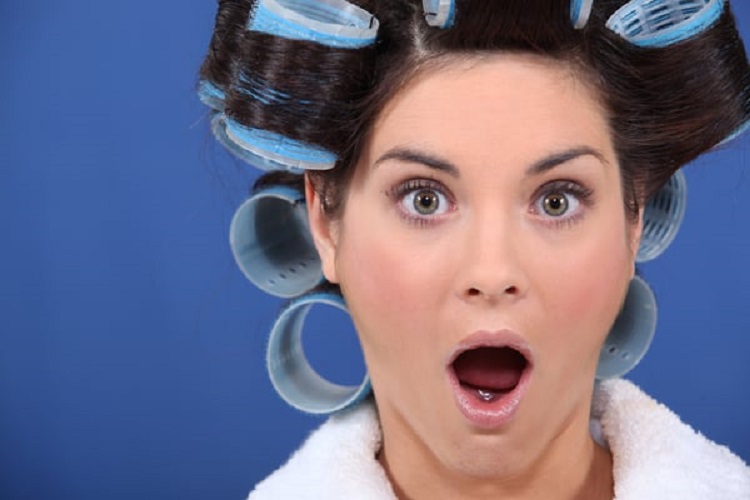 ۹ روش خانگی و ساده برای فر کردن مو