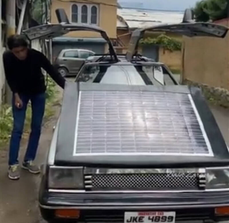 اتومبیل خورشیدی بال‌دار
