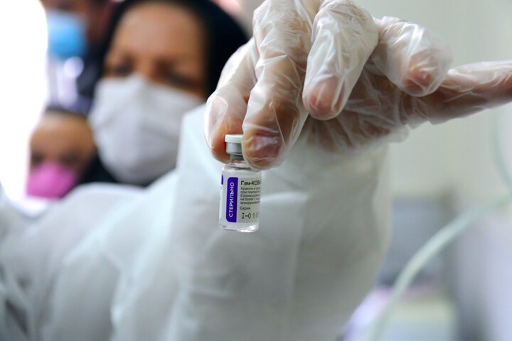 کدام واکسن کرونا در سال ۲۰۲۱ جان انسان‌های بیشتری را نجات داد؟
