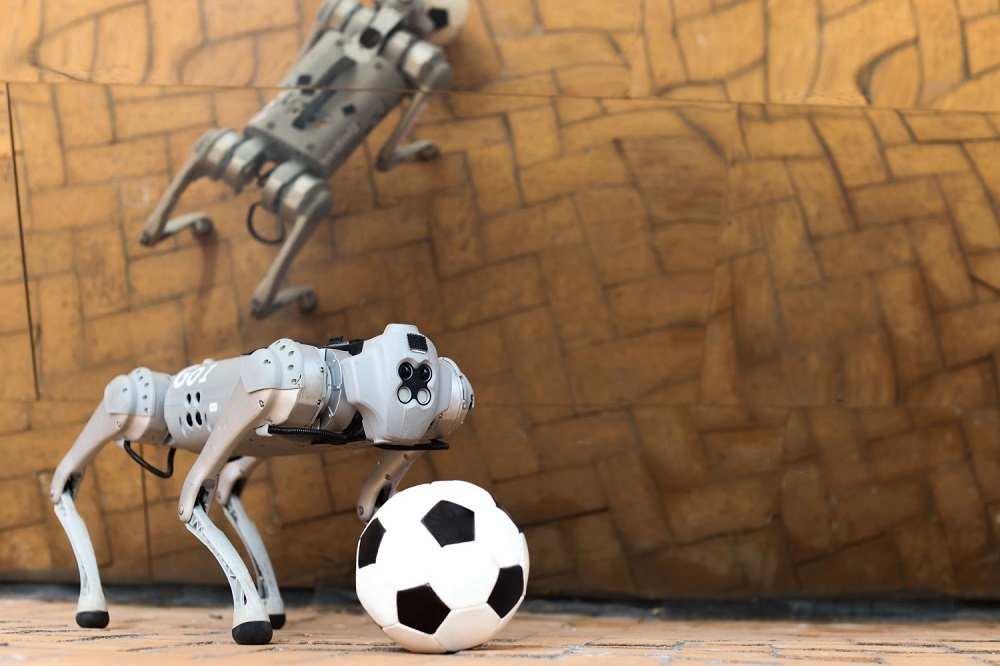دریبل‌بات؛ لیونل مسی دنیای ربات های فوتبالیست!(عصرایران)