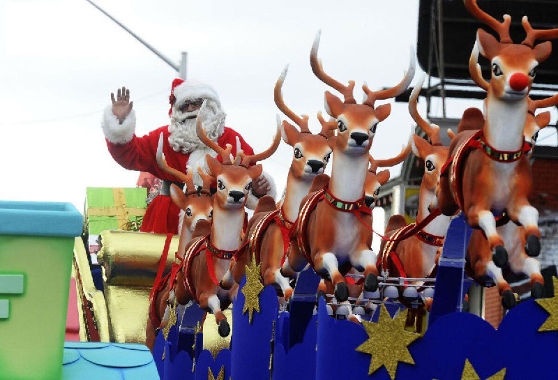 تصاویری از رژه‌ی بابانوئل‌ها (صبح من)
