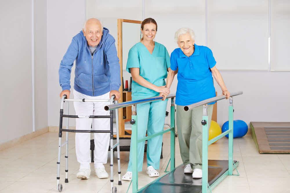 اهمیت فیزیوتراپی سالمندان در حفظ سلامتی و شادابی (یک پزشک)