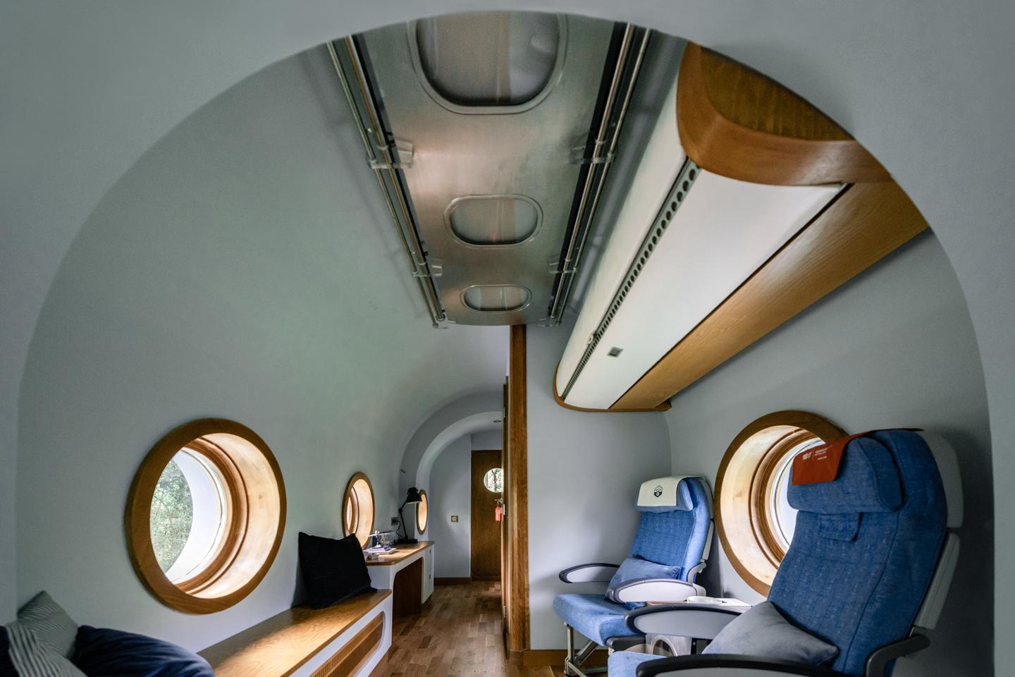 معماری زیبای خانه‌ای که با الهام از هواپیما طراحی شد(ایران آرت)