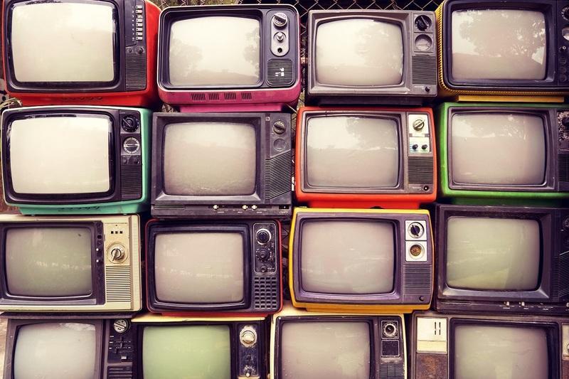 تلویزیون توسط چه کسی اختراع شد؟ (نمناک)