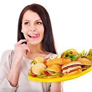 چرا غذا خوردن با دهان باز طعم غذا را بهتر می‌کند