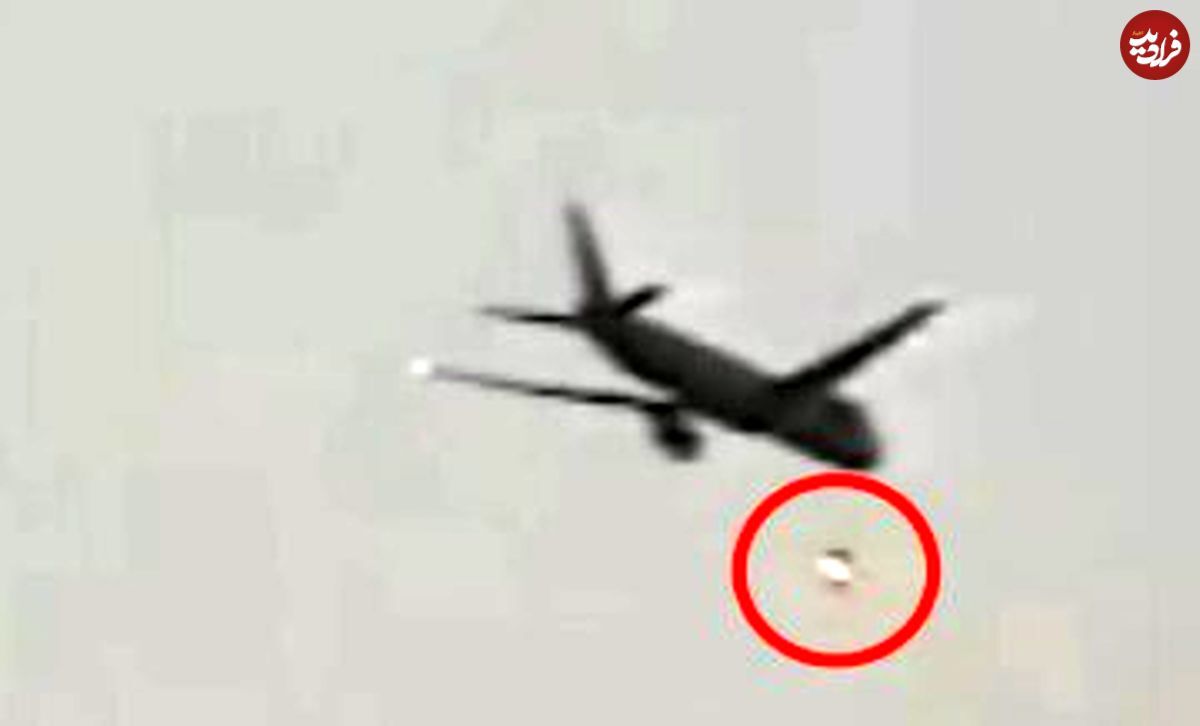 جنجال بشقاب‌ پرنده‌ای که کنار هواپیما دیده شد