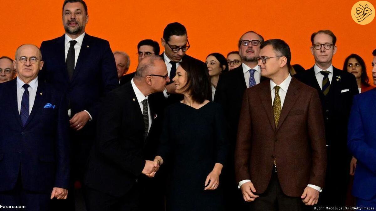 بوسیدن وزیر خارجه آلمان جنجالی شد