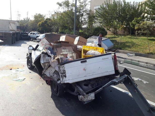 تصاویری از تصادف زنجیره‌ای ۱۳ خودرو در تهران