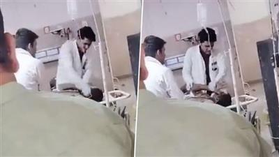 دکتر هندی بیمارش را در اتاق عمل به باد کتک گرفت!