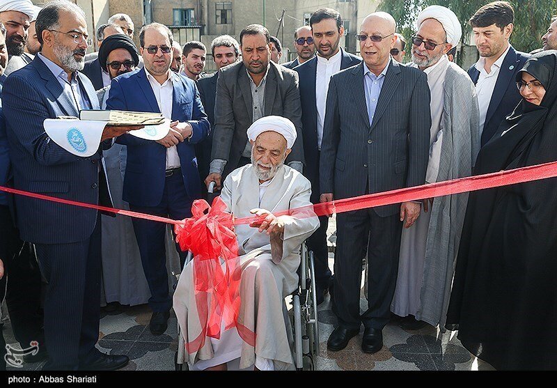 عکس جدید از روحانی معروف روی ویلچر