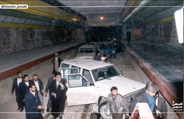 عکس‌ کمتر دیده شده از رهبر معظم انقلاب در مترو تهران